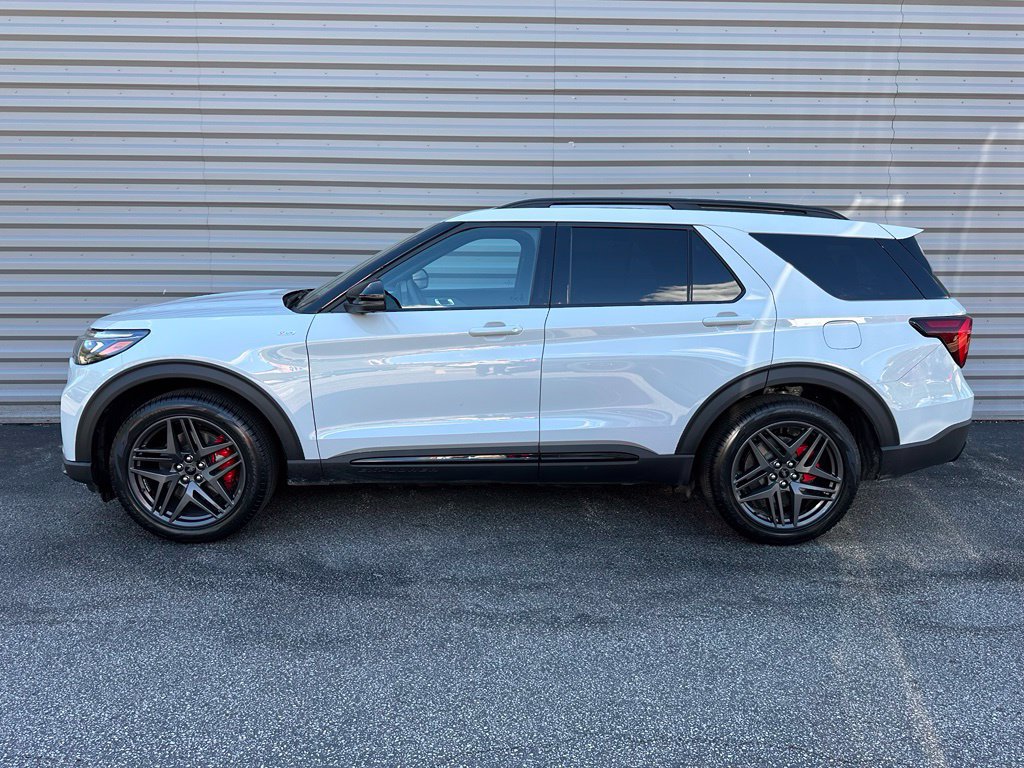 New 2027 Ford Explorer ST-Line w/ Premium Package AWD/4WD image 2