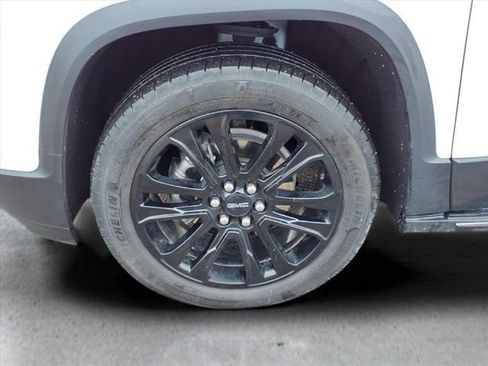 Used 2023 GMC Acadia SLT w/ Elevation Edition image 10