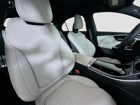 Used 2026 Mercedes-Benz C 300 4MATIC Sedan image 38