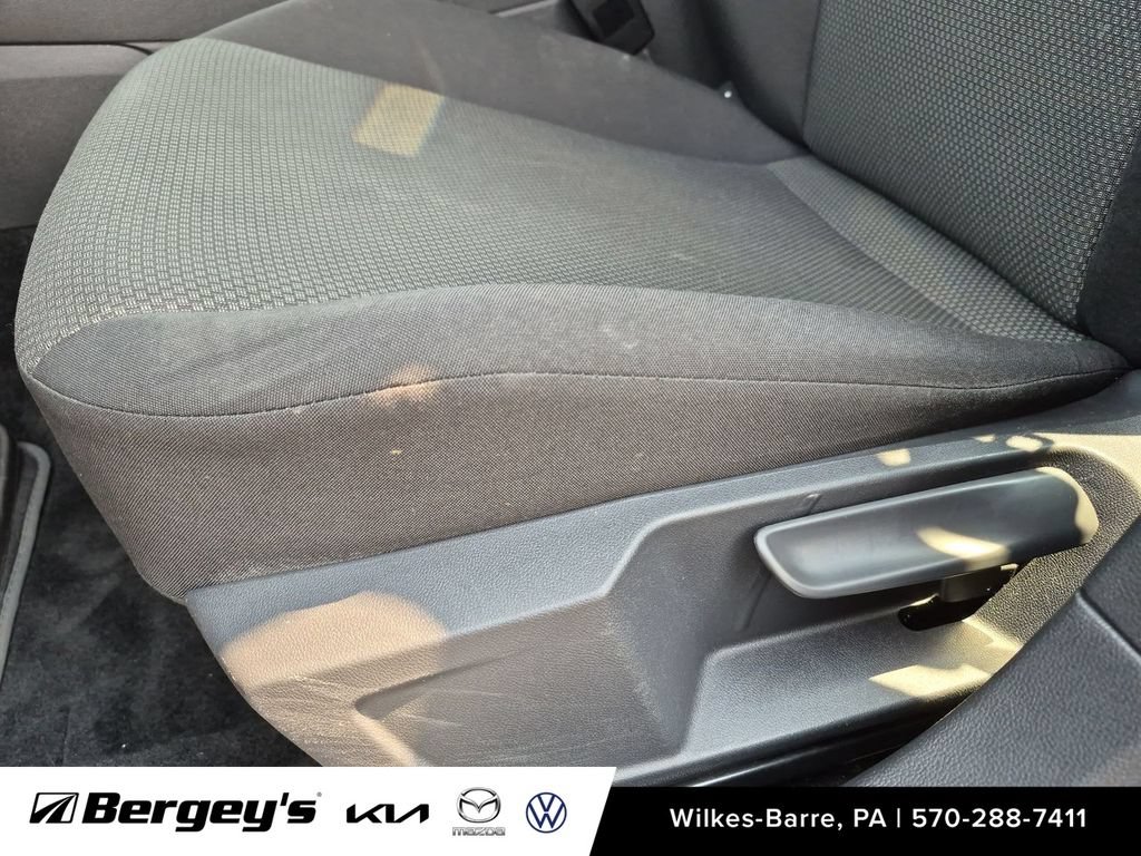 Used 2019 Volkswagen Jetta S w/ Driver Assistance Package FWD image 13