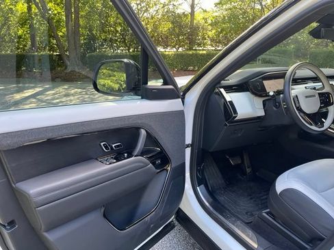 Certified 2024 Land Rover Range Rover Sport Dynamic SE AWD/4WD image 4