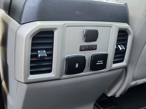 Used 2018 Ford F150 Lariat w/ Equipment Group 502A Luxury AWD/4WD image 13