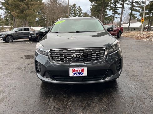 Used 2020 Kia Sorento LX w/ LX I4 Convenience Package image 2