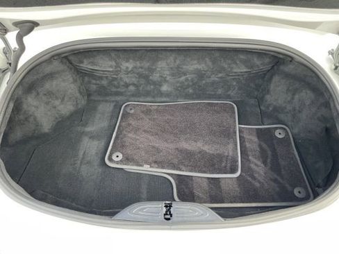 Used 2021 Aston Martin V8 Vantage Roadster image 35