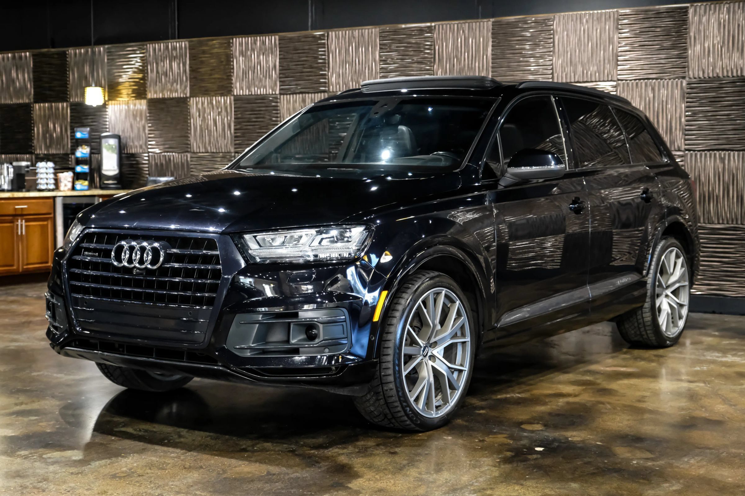 Used 2019 Audi Q7 3.0T Prestige w/ Prestige Package AWD/4WD image 7