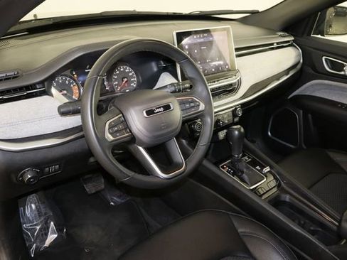 Used 2024 Jeep Compass Latitude image 25