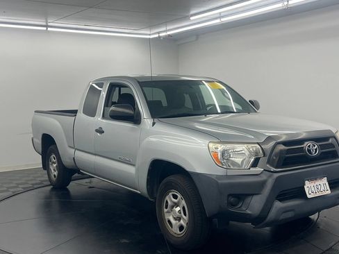 Used 2013 Toyota Tacoma 2WD Access Cab w/ Convenience Pkg image 3