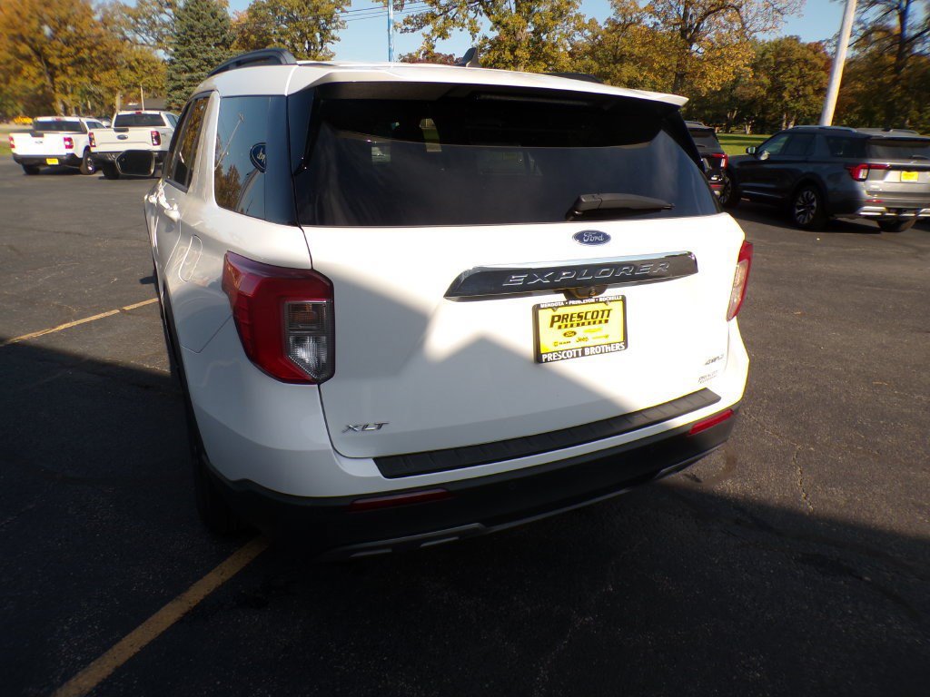 Used 2021 Ford Explorer XLT w/ Equipment Group 202A AWD/4WD image 14