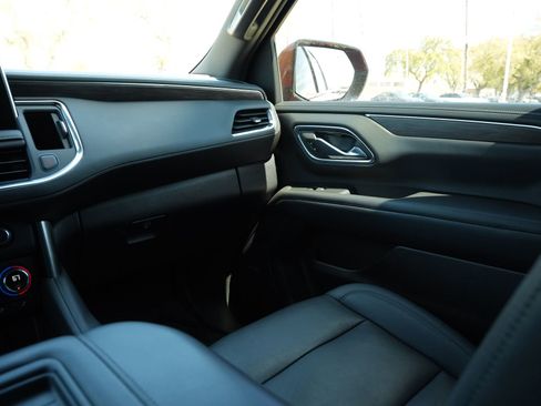 Used 2024 Chevrolet Tahoe Z71 w/ Luxury Package image 7