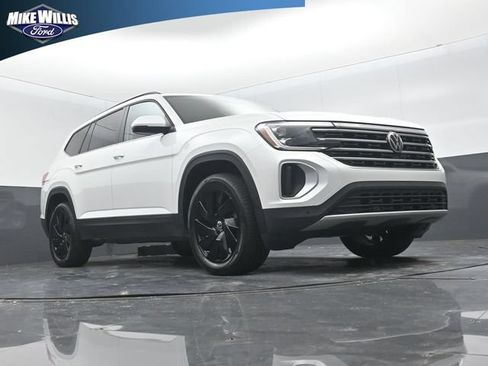 Used 2026 Volkswagen Atlas SE FWD image 17