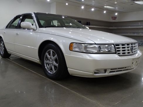 Used 2000 Cadillac Seville STS w/ Convenience Pkg FWD image 21