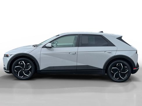 Used 2024 Hyundai Ioniq 5 SEL image 2