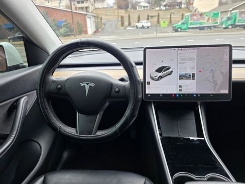 Used 2020 Tesla Model Y Long Range image 20