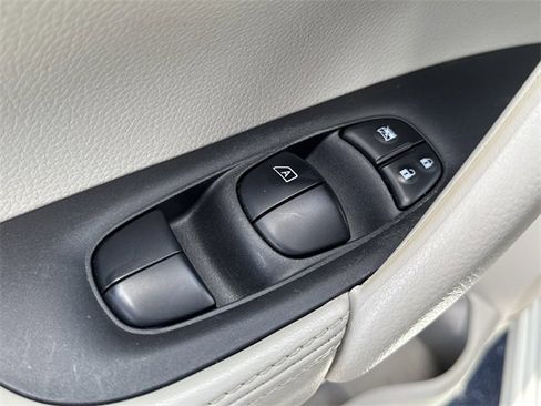 Certified 2021 Nissan Rogue Sport SV image 26