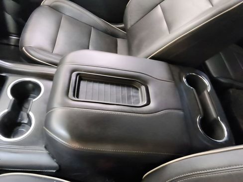 Used 2022 GMC Yukon XL SLT AWD/4WD image 30