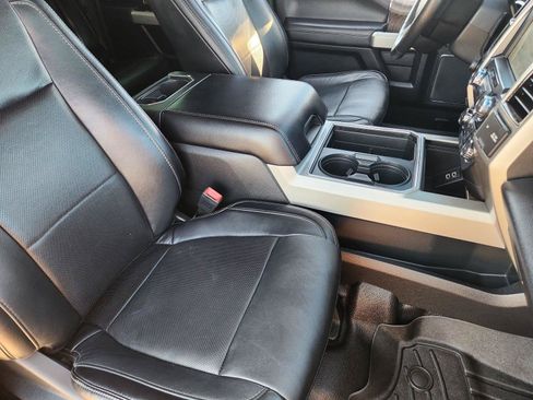 Used 2019 Ford F250 Lariat w/ Lariat Ultimate Package AWD/4WD image 11