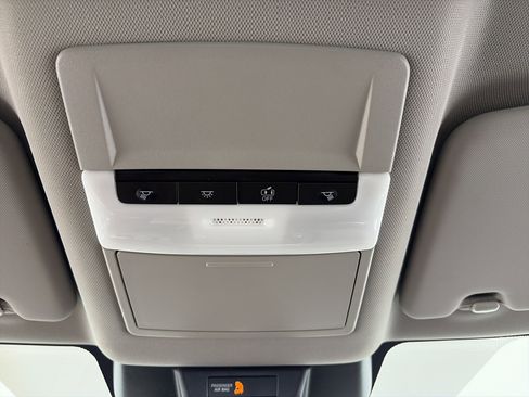 Used 2023 Nissan Rogue S image 29