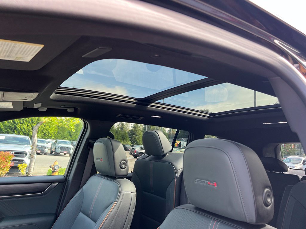 Used 2024 GMC Acadia AT4 w/ Luxury Package AWD/4WD image 15