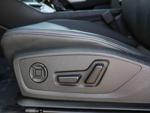 Used 2025 Audi Q3 2.0T Premium Plus w/ Premium Plus Package image 27