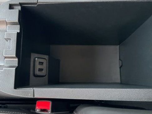 Used 2018 Chevrolet Equinox Premier image 17