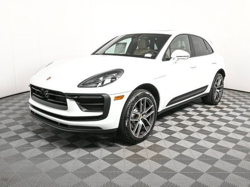 Certified 2026 Porsche Macan image 1