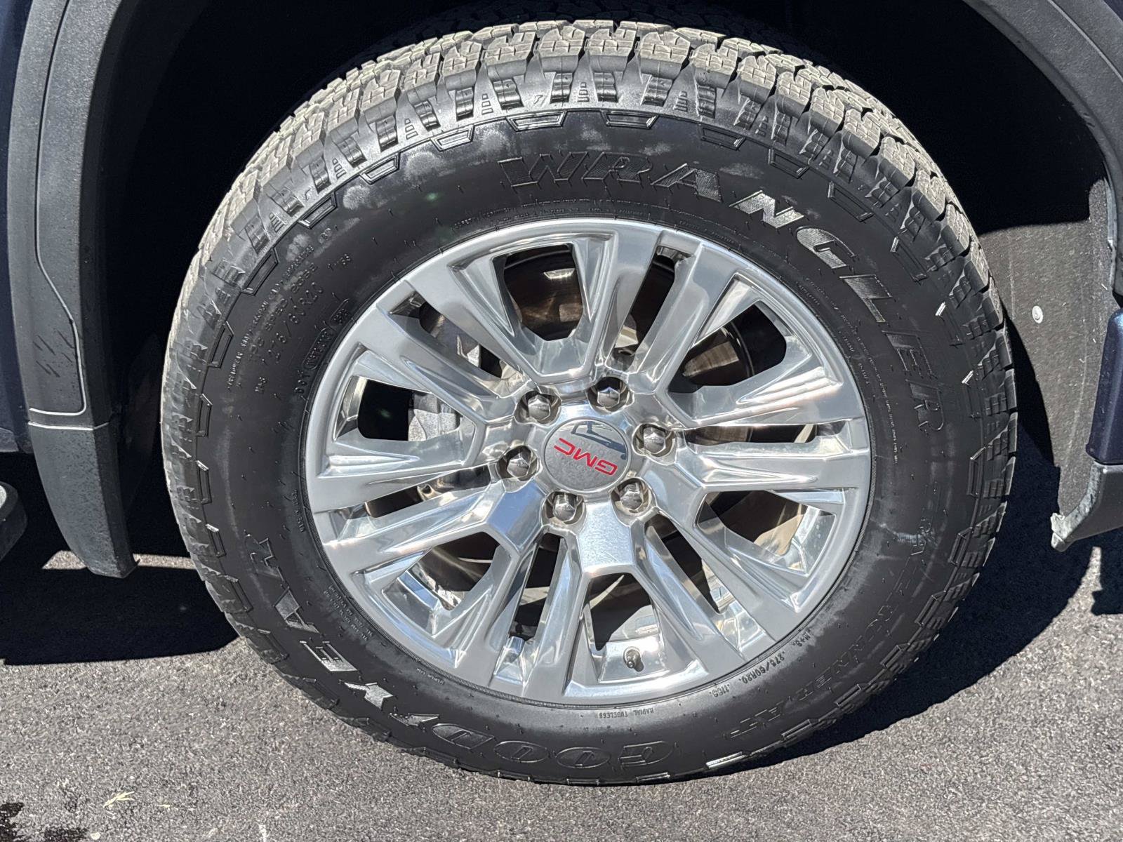 Used 2022 GMC Sierra 1500 Denali w/ Technology Package AWD/4WD image 10