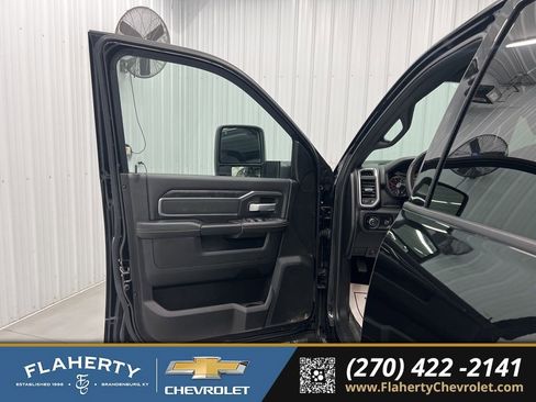 Used 2024 RAM 3500 Big Horn w/ Level 2 Equipment Group image 8