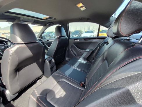 Used 2017 Volkswagen Jetta GLI image 34