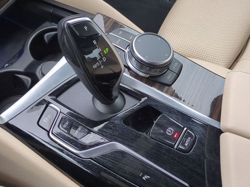 Used 2023 BMW 540i xDrive w/ Premium Package image 26