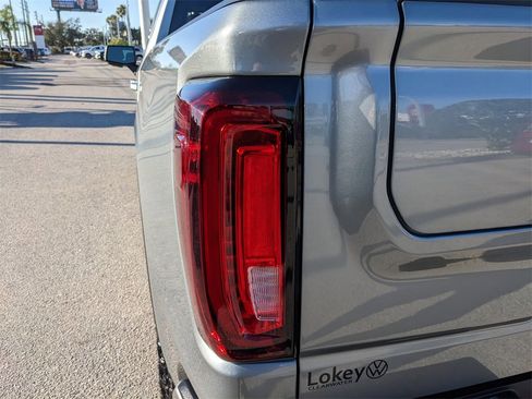 Used 2025 GMC Sierra 1500 AT4 image 10