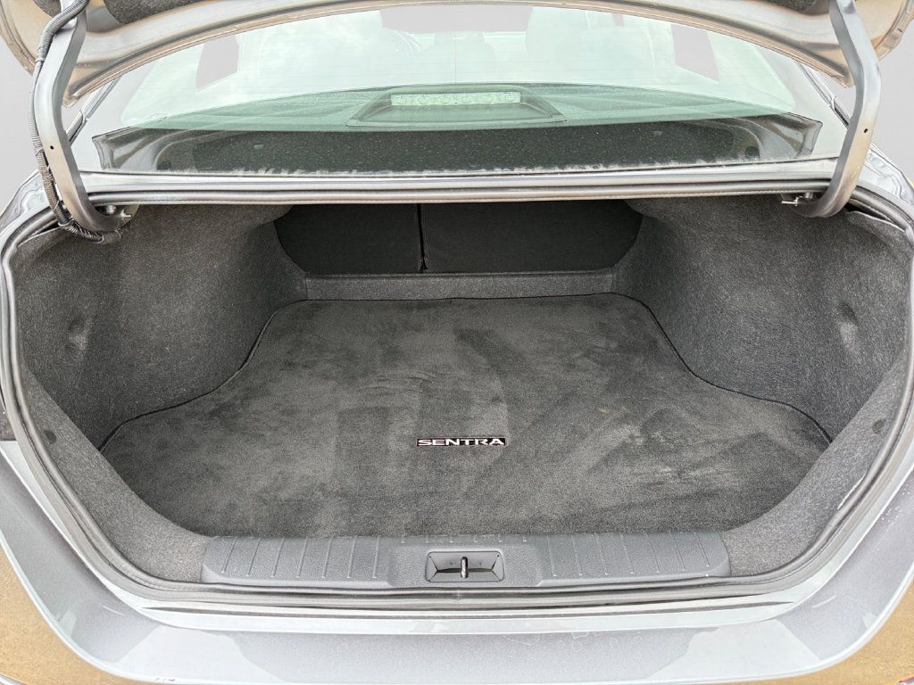 Used 2025 Nissan Sentra SV FWD image 41