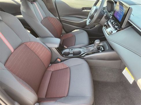 Used 2025 Toyota Corolla SE image 10