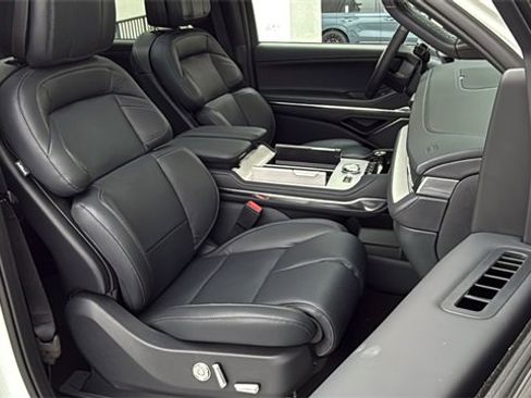 New 2025 Lincoln Navigator Reserve w/ Jet Appearance Package image 9