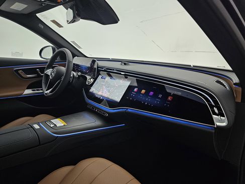 New 2026 Mercedes-Benz E 450 4MATIC Sedan image 13