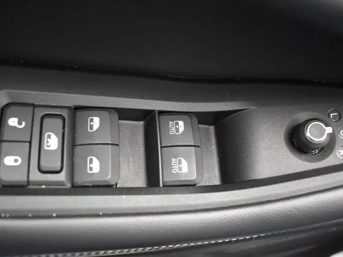 Used 2024 Jeep Grand Cherokee L Limited w/ Luxury Tech Group II image 22