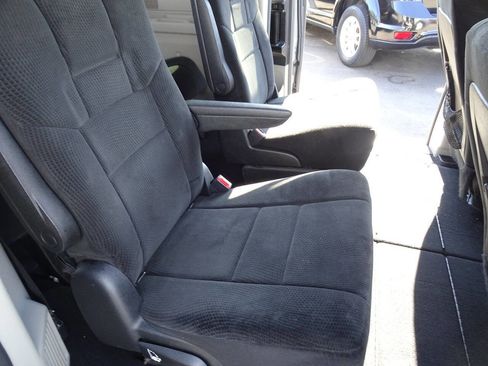 Used 2013 Dodge Grand Caravan SE image 15