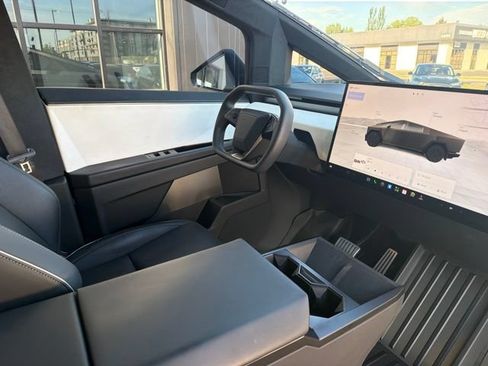 Used 2024 Tesla Cybertruck AWD Crew Cab image 11