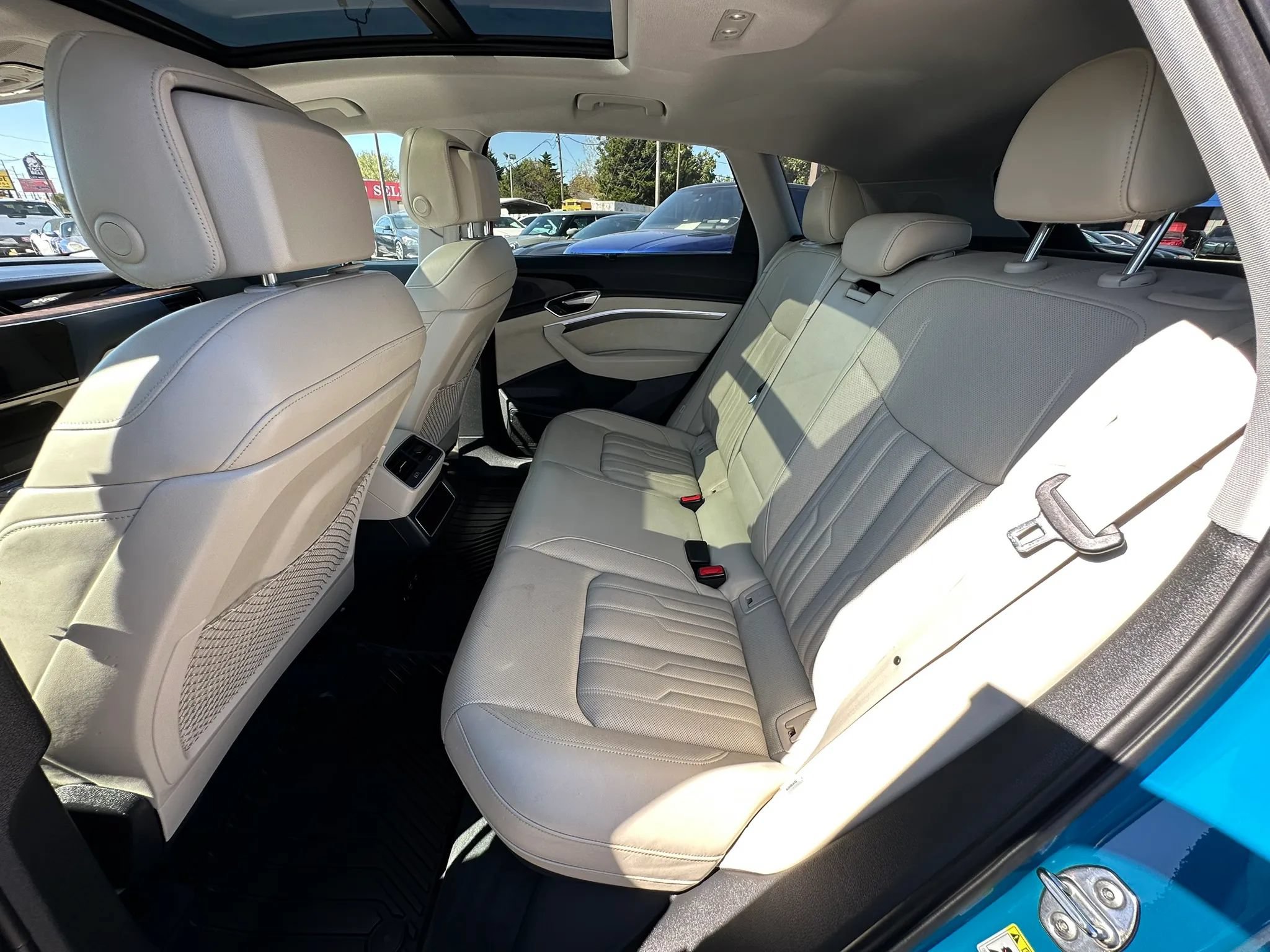 Used 2019 Audi e-tron Prestige AWD/4WD image 17
