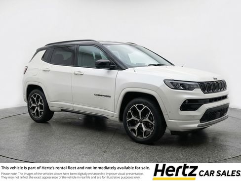 Used 2025 Jeep Compass Limited image 1