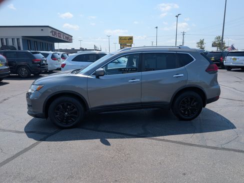 Used 2018 Nissan Rogue SV AWD/4WD image 5