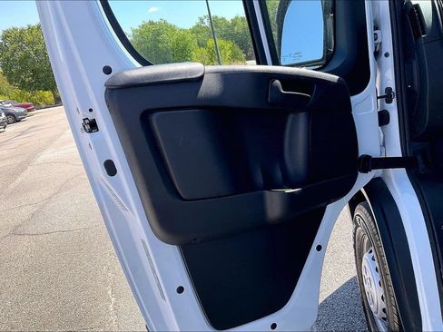 Used 2025 RAM ProMaster 2500 w/ U-Haul Equipment Group FWD image 20