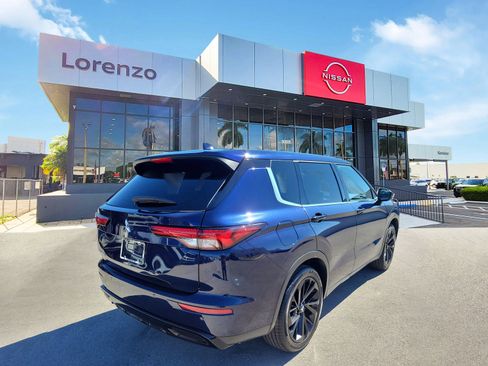 Used 2022 Mitsubishi Outlander SE image 5