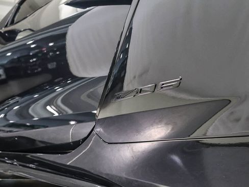 Used 2024 Chevrolet Corvette Z06 RWD image 11