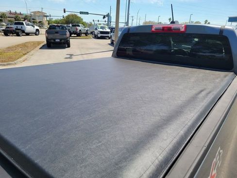 Used 2021 Chevrolet Colorado LT w/ Safety Package image 7