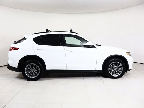 Used 2022 Alfa Romeo Stelvio Sprint image 17