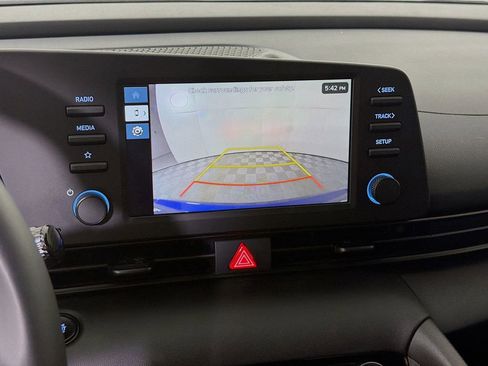 Used 2025 Hyundai Elantra Sport FWD image 17