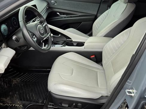 Used 2023 Hyundai Elantra Limited FWD image 13