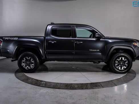 Used 2023 Toyota Tacoma TRD Off-Road w/ Technology Package image 7