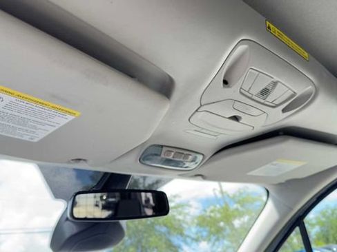 Used 2022 Ford Transit Connect XLT FWD image 16