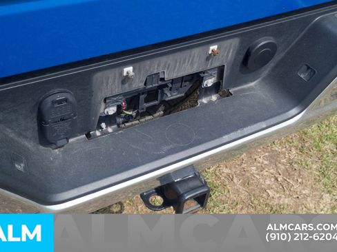 Used 2025 Chevrolet Silverado 1500 LT image 8